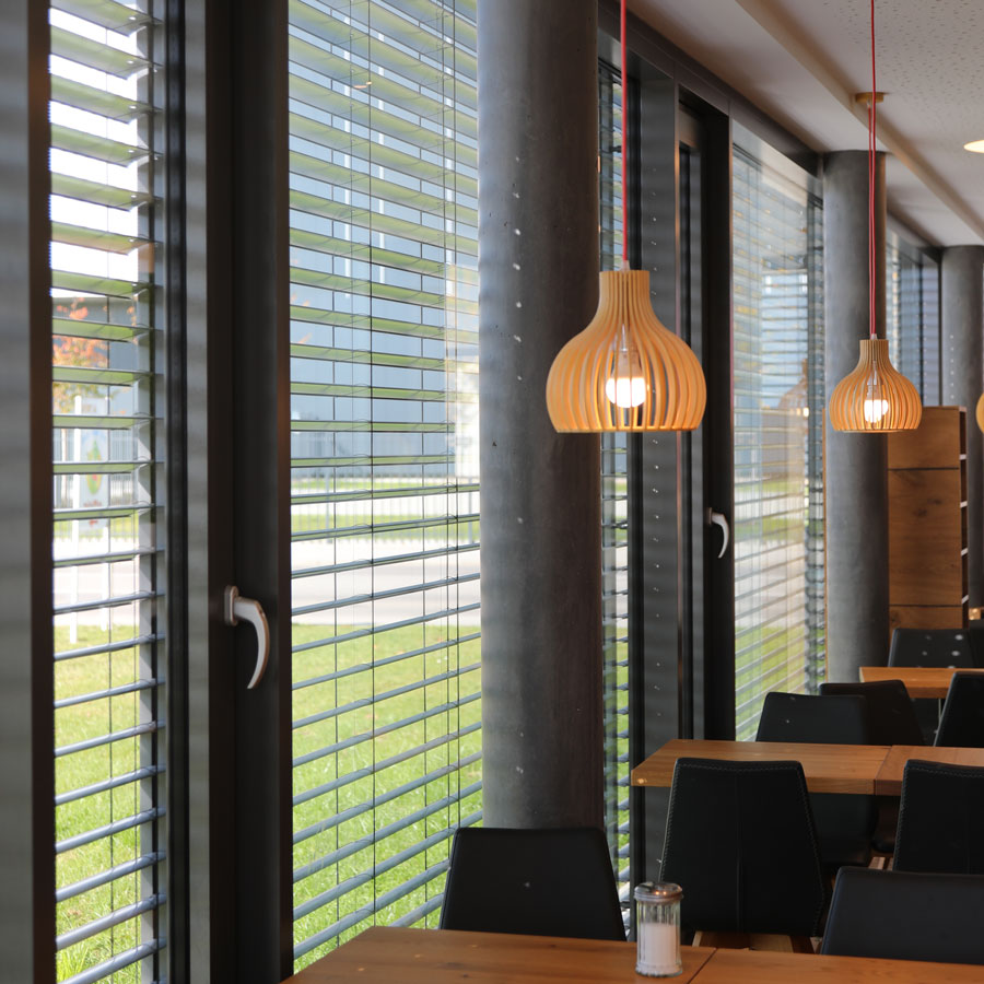 Sonnenschutz bei Wind Wind und Sonnenschutz